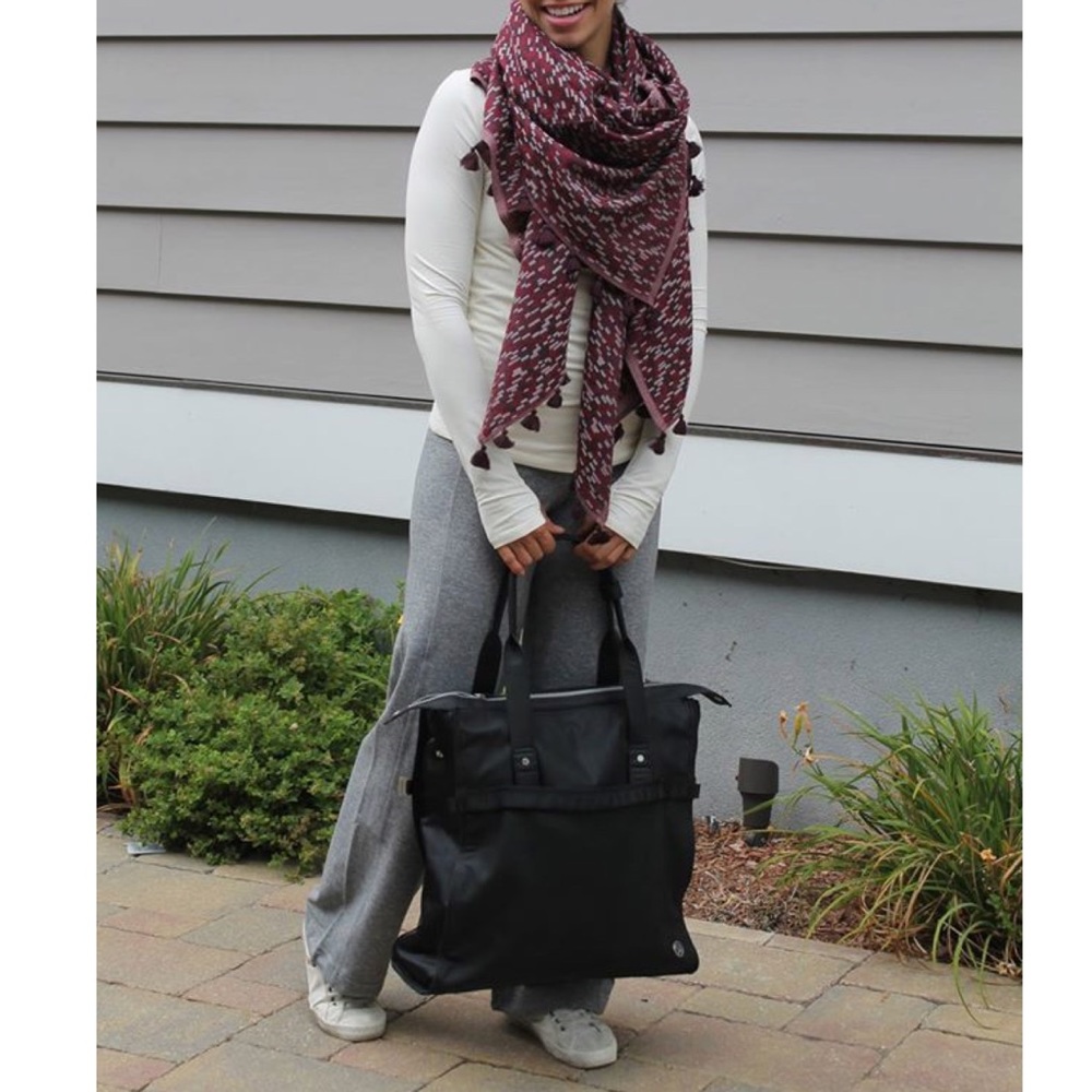 🛑 {SOLD} Lululemon Sun To Moon Scarf - Picture 3 of 6
